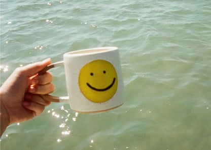 Nuvarey Happy Mug