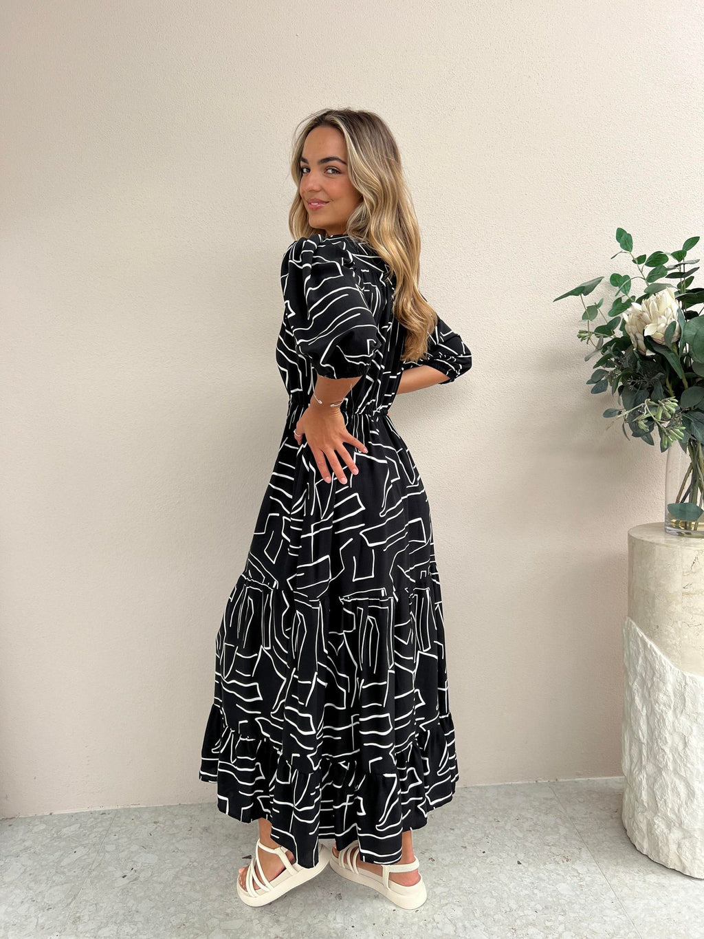 Flowy Maxi Dress - Black